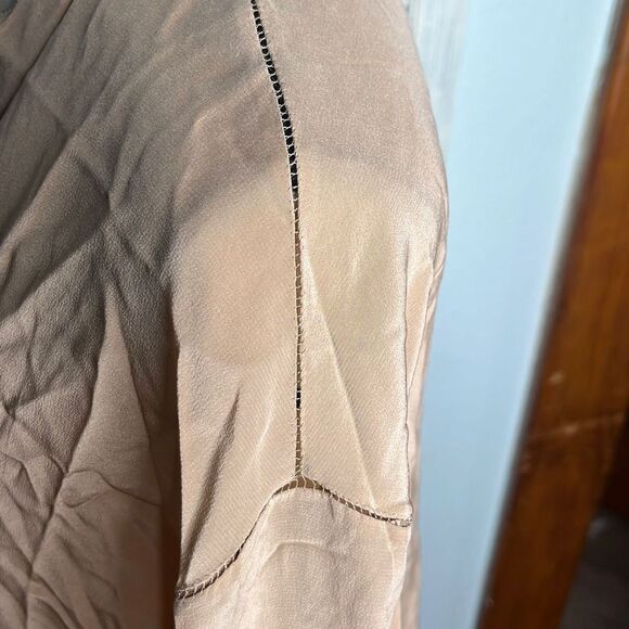 Vince Silk Blouse Light Brown Deep V Neck Long Sleeve Side Slit Tops Women's Siz - Picture 5 of 12